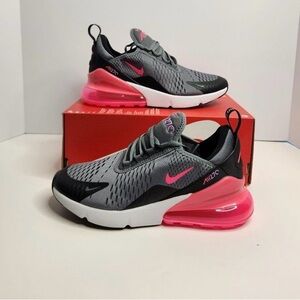 Nike Air Max 270 in Gray and Pink